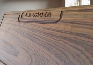 Tabla en Lapacho con Tallado Personalizado